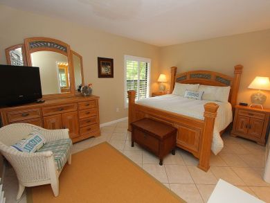 Sanibel Beach Condo for Rent- Sleeps Six Gulf View